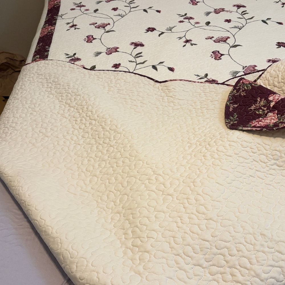 Embroidered Quilt - Picture 12 of 14